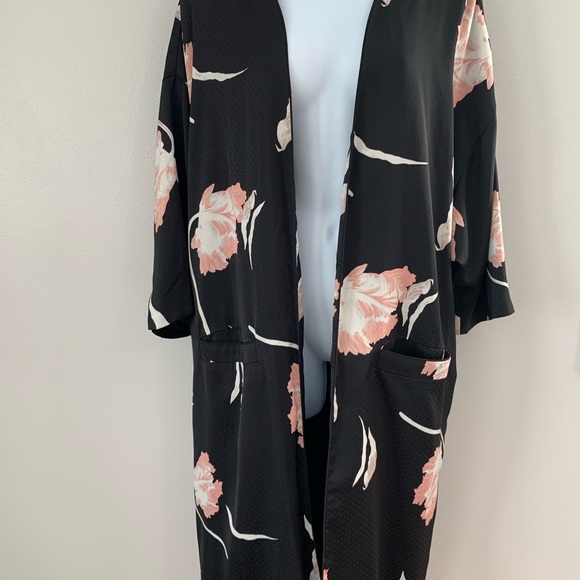 1 State Kimono - Picture 16 of 16